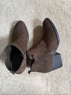 Sonoma Stone Olive Suede Block Heel Ankle Booties-Size 7.5 Med